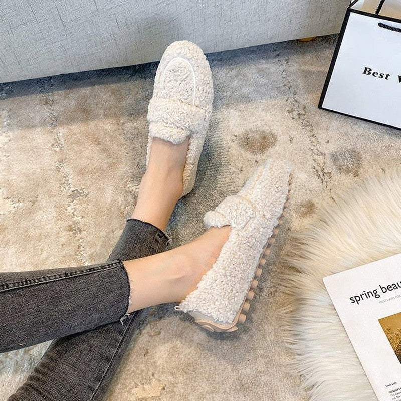 Amelia - Women's Ultra‑Cozy Plush Moccasins