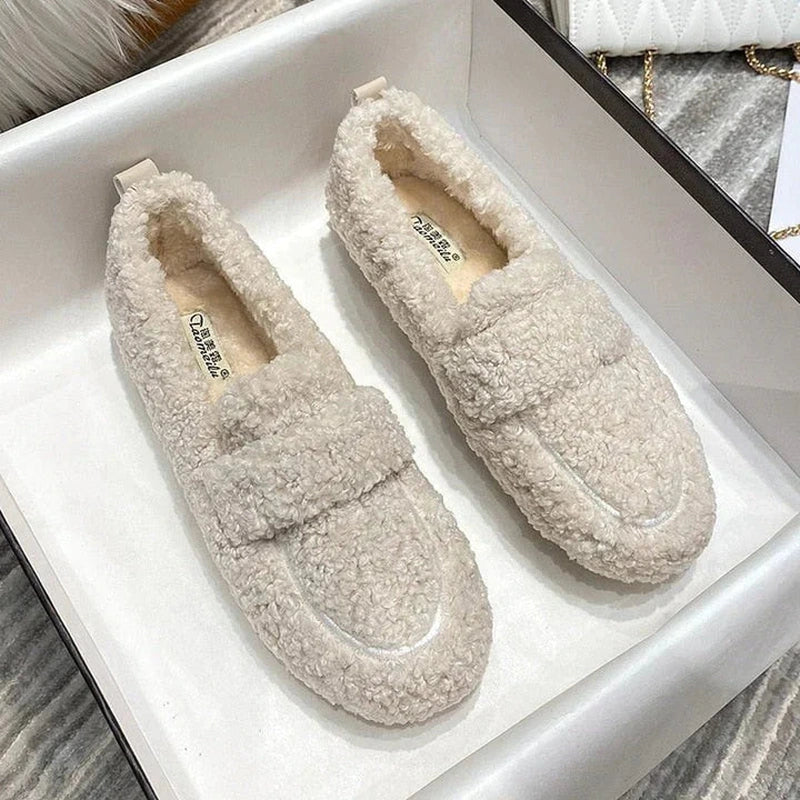 Amelia - Women's Ultra‑Cozy Plush Moccasins