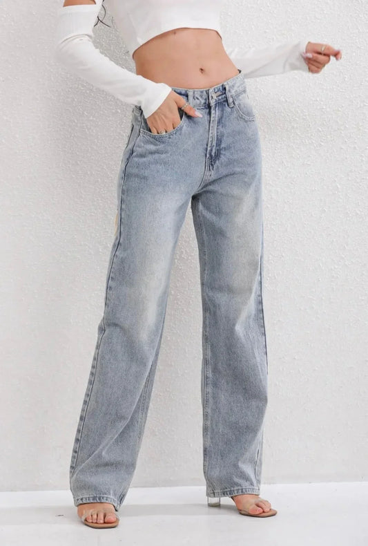 Amber - Vintage Ripped Jeans for Women